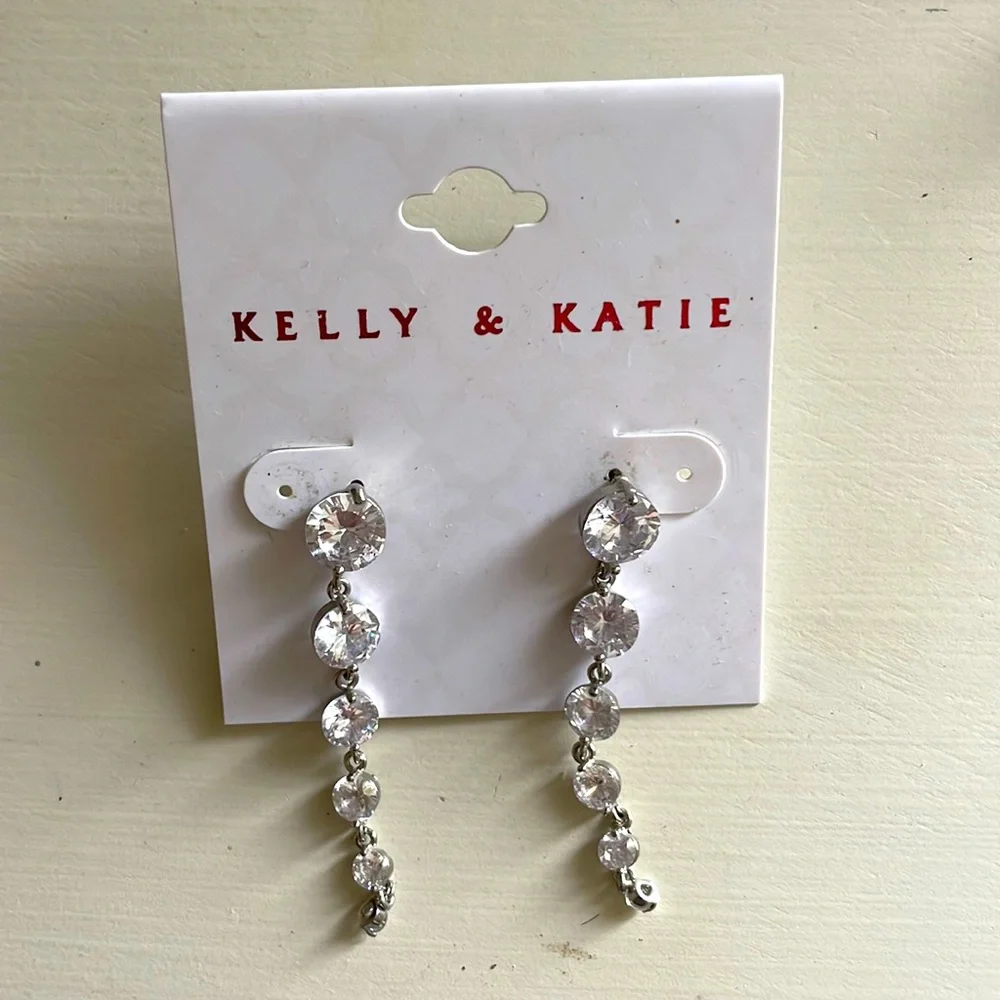 Earrings - Picture 1 of 2